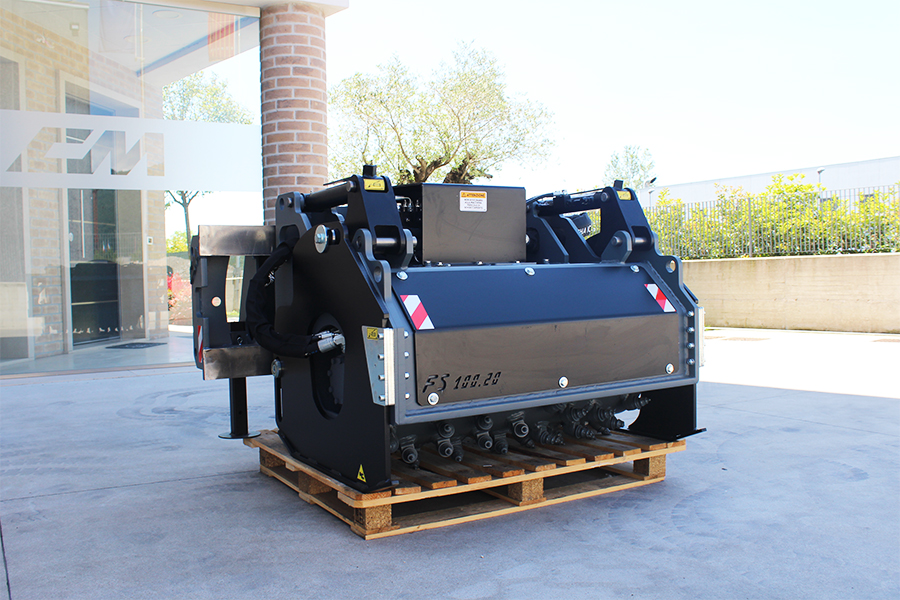 Fresa stradale CM autolivellante larghezza di lavoro 1000 mm.